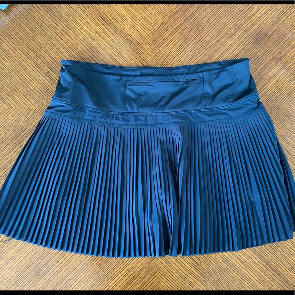 EUC Athleta Pleated Tennis Skirt (Black/Med)